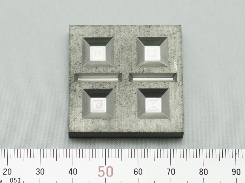 超音波スピンドルによる切削